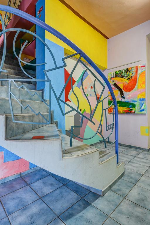 Hotel Sebarozvoja S Moznostou Ziskania Poznania A Inspirujucich Prostriedkov Na Uplatnovanie Vedomia, Premenu Seba A Prostredia Interieru Bratislava
